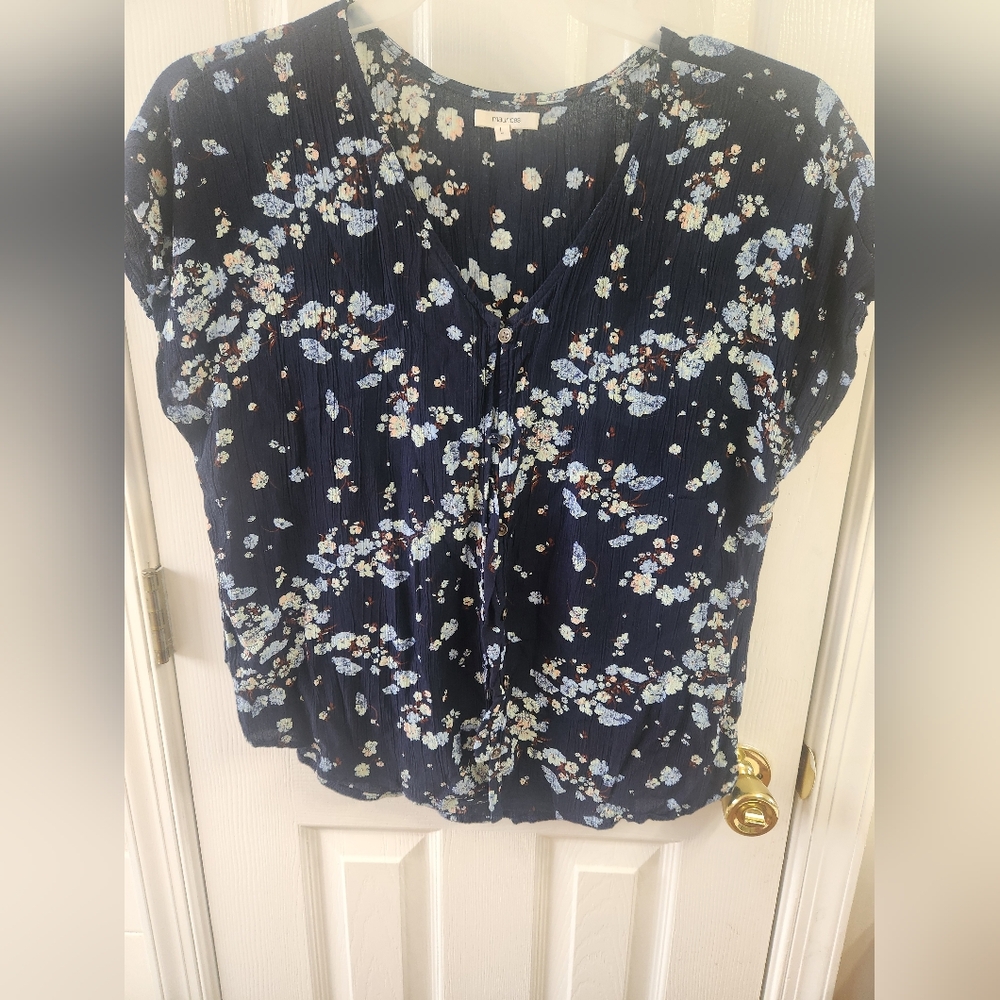 Maurices Floral Button Up Top Size L